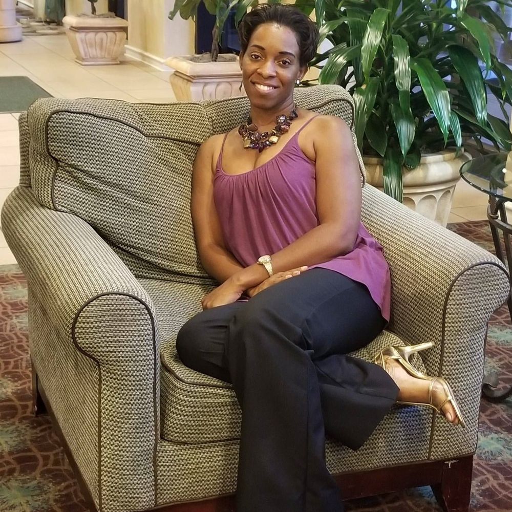 Meet your Posher, Demetria